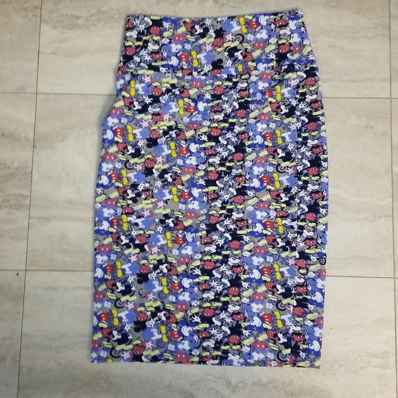 LuLaRoe Cassie Disney XS textured pencil skirt Mickey mouse red white & blue - Picture 6 of 7